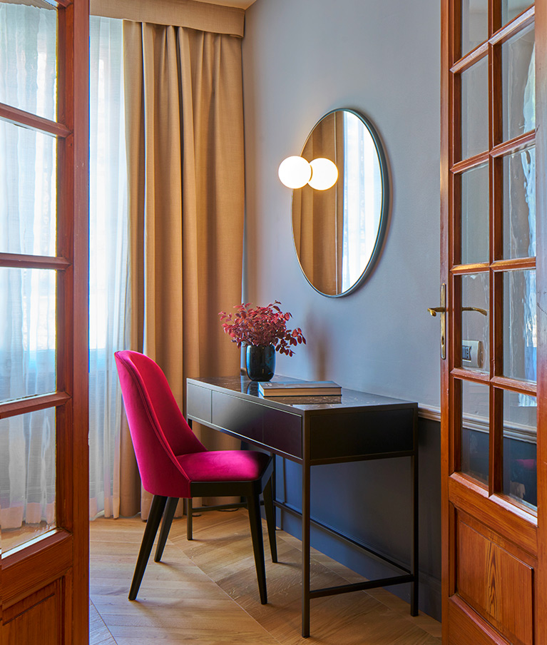 tavolino camera senza vista lago hotel villa del sogno 