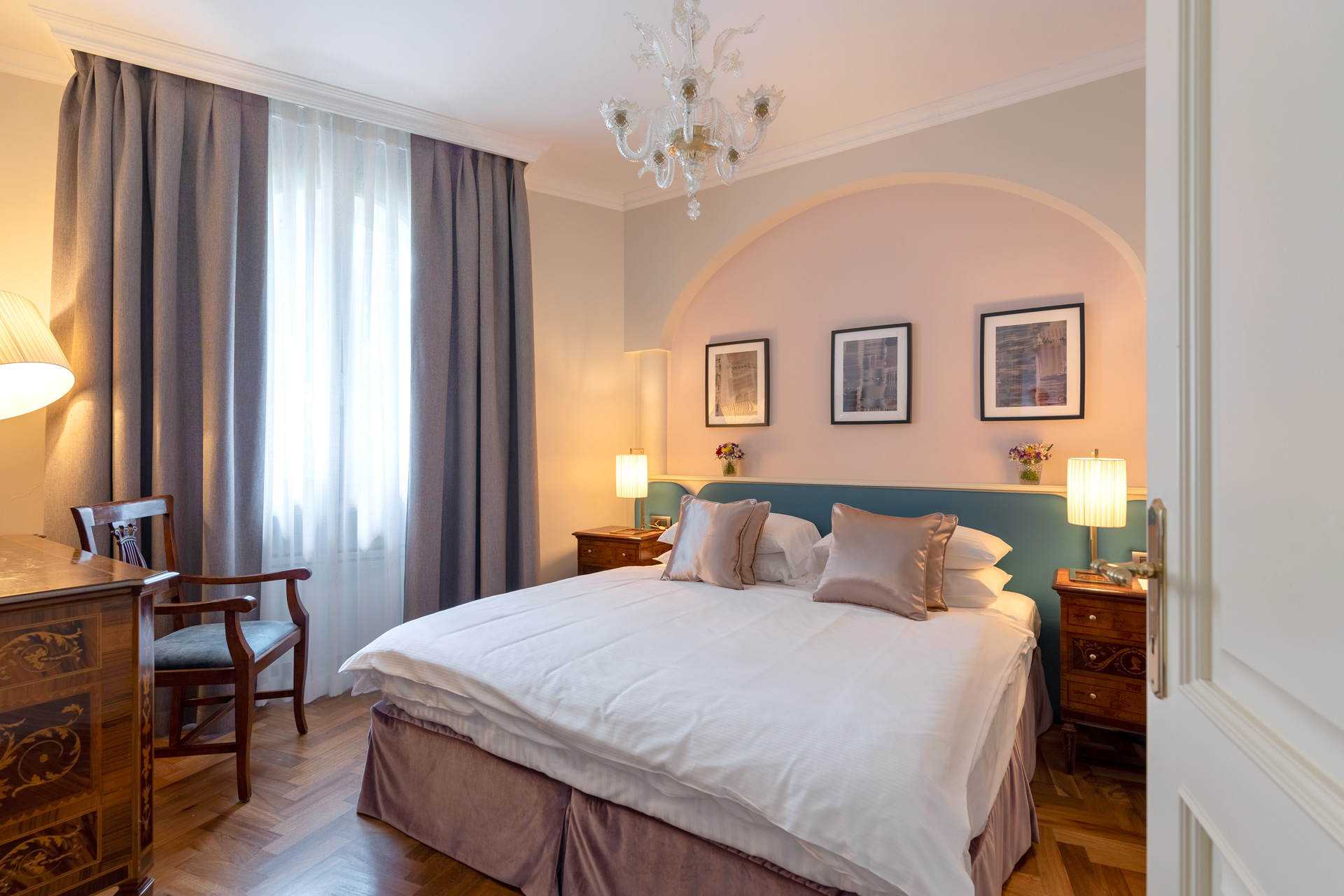 letto matrimoniale camera senza vista lago