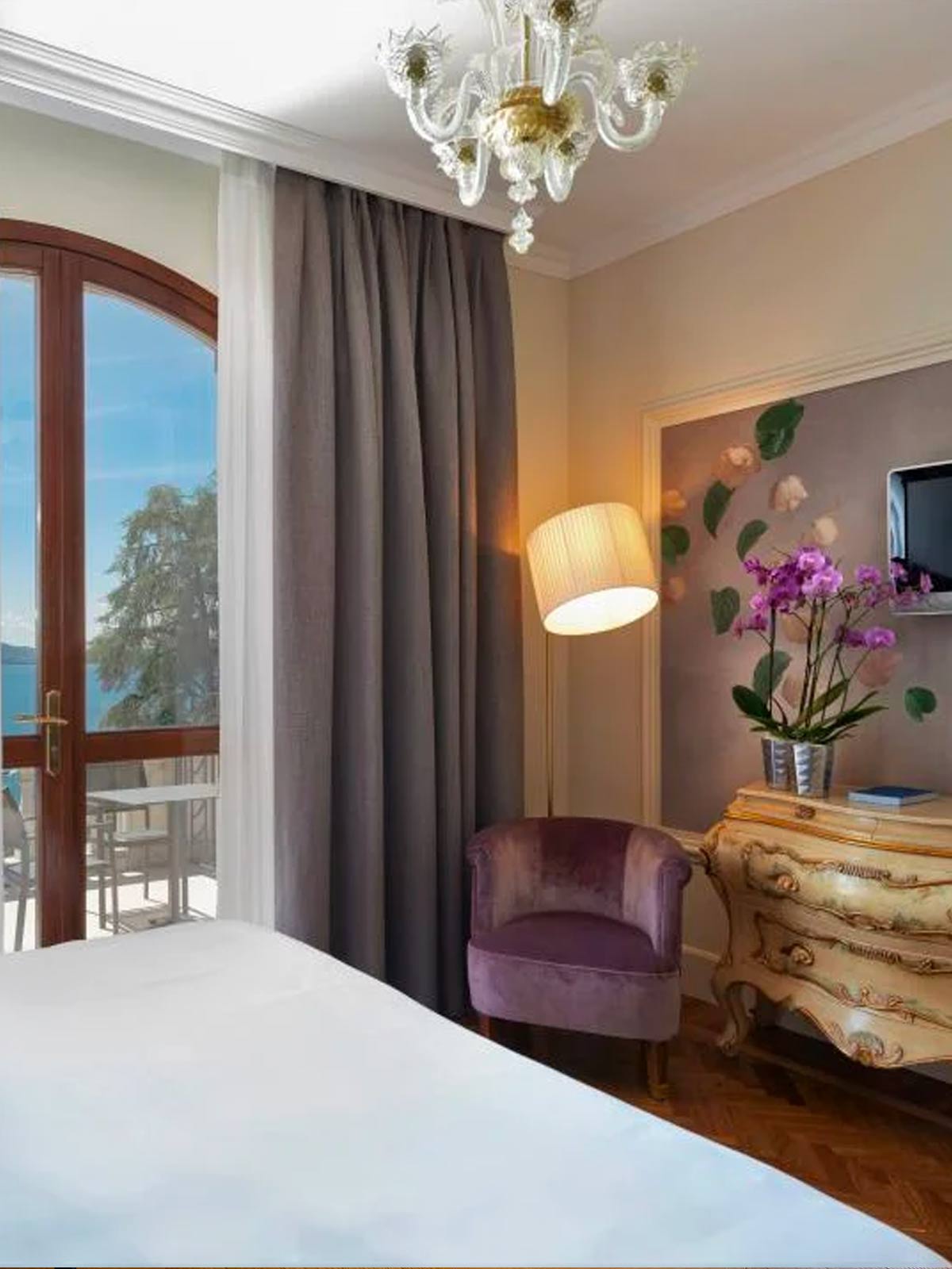 Salottino camera senza vista lago