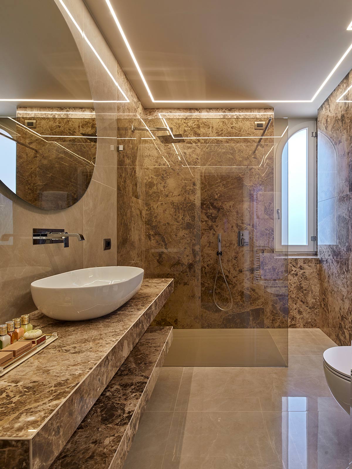 bagno in marmo - junior suite