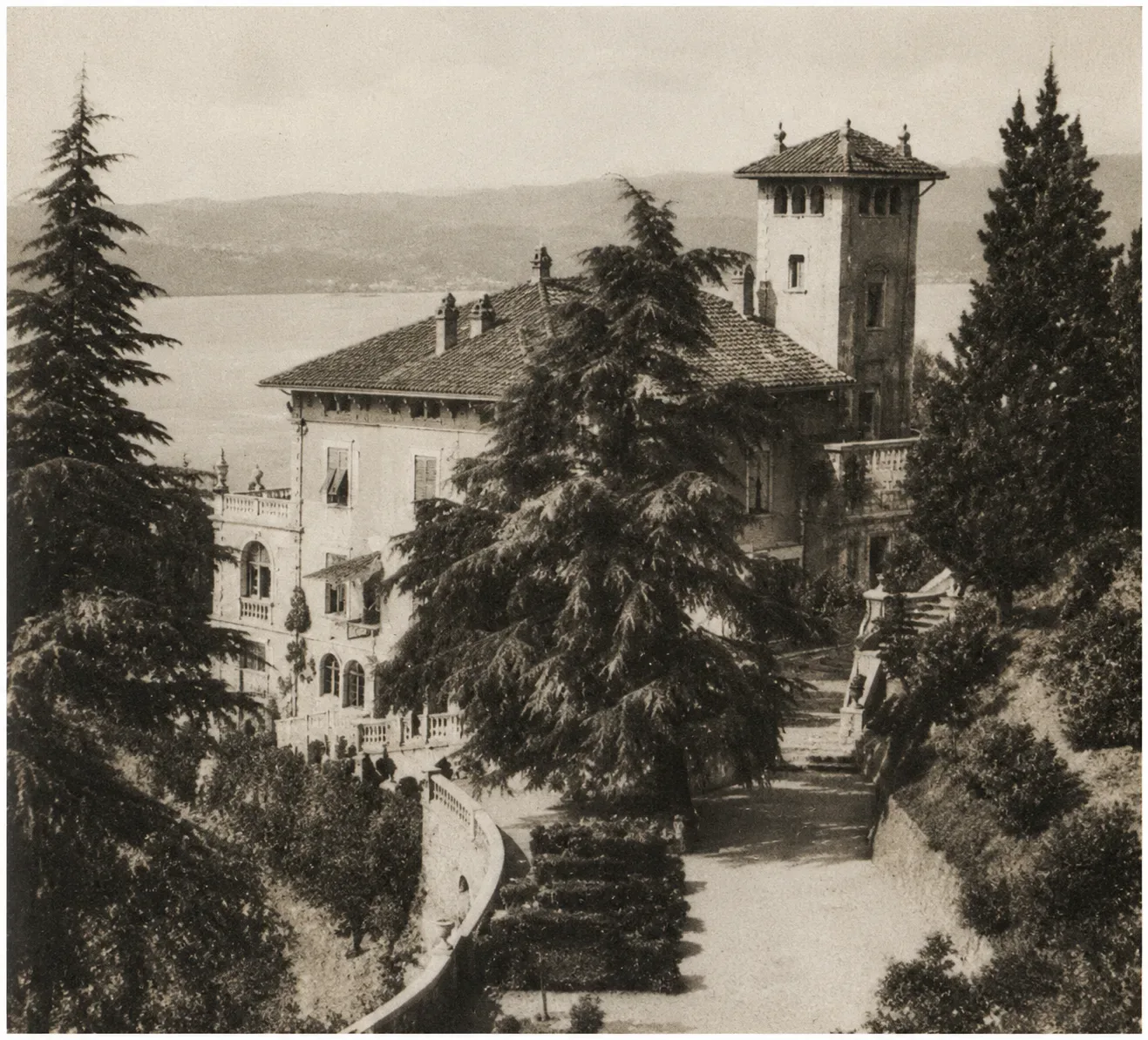 1938
